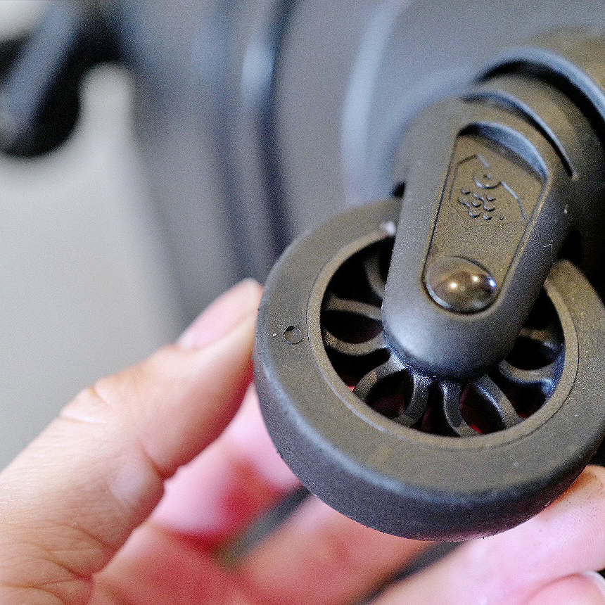 出張修理のスーツケース修理屋さん