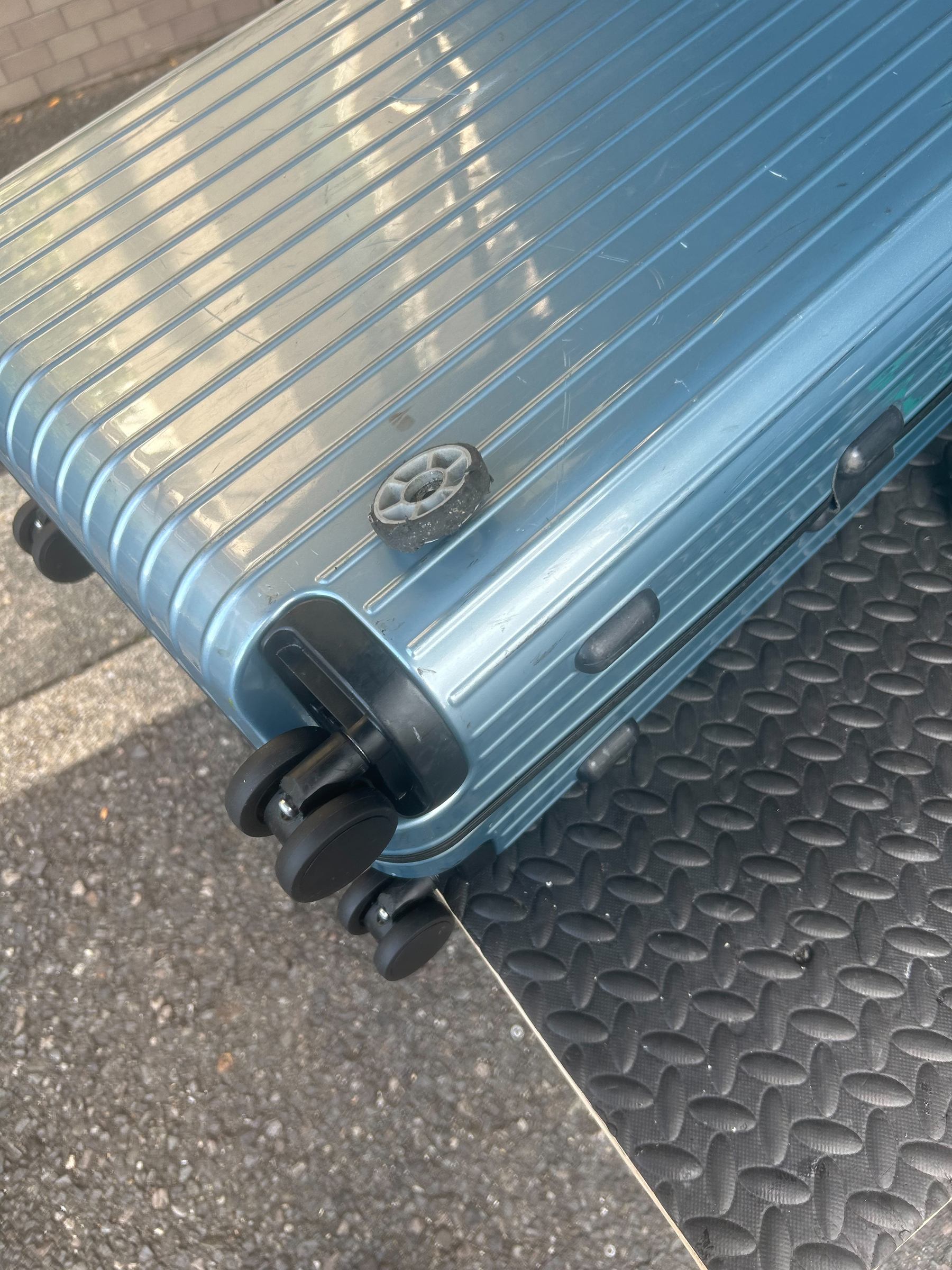 スーツケース修理